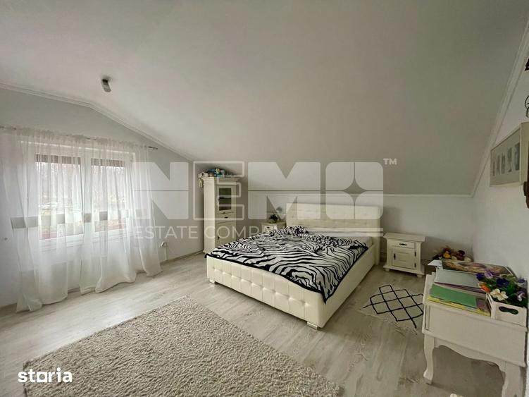 Casă cu 5 camere cu Teren 581 Mp în Vicovu de Sus