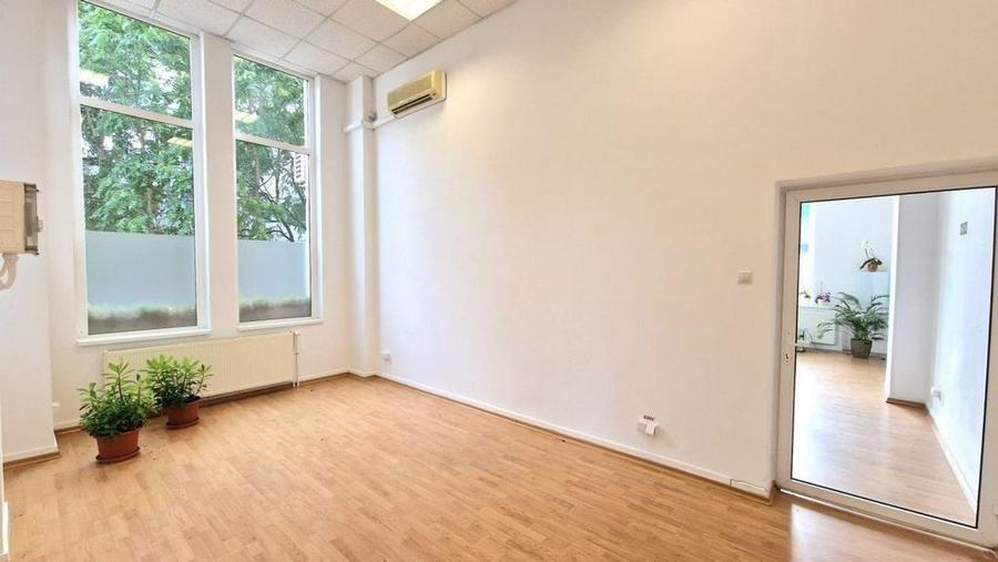 Spațiu comercial, de 102 mp, în Central