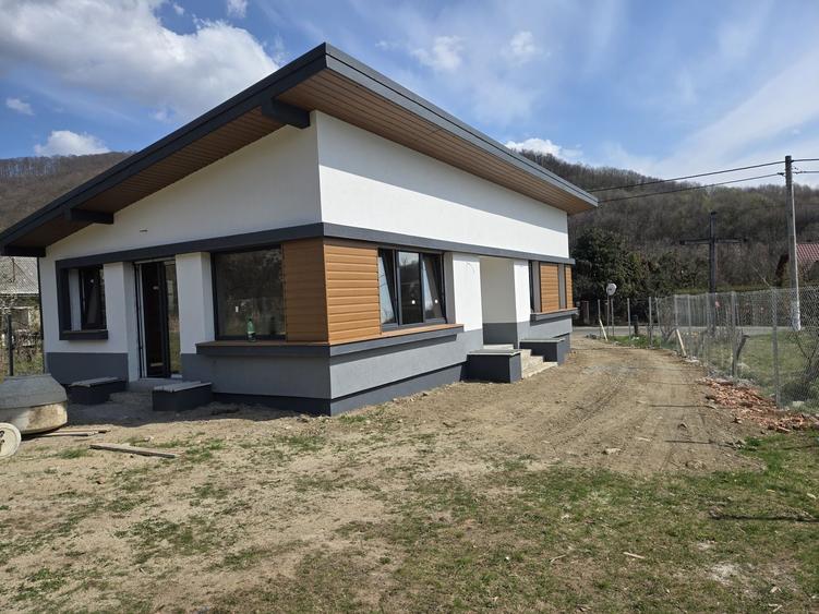 Casă cu 3 camere în Tăuții-Măgherăuș