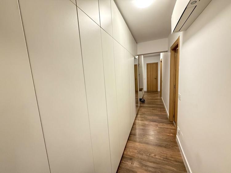 Apartament cu 3 camere decomandat, mobilat în P-ta Presei Libere
