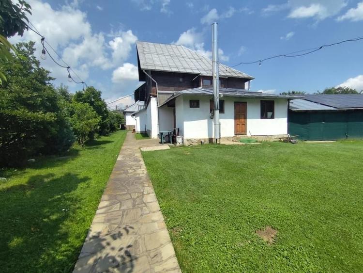 Hotel/Pensiune, de 450 mp, în Aluniș