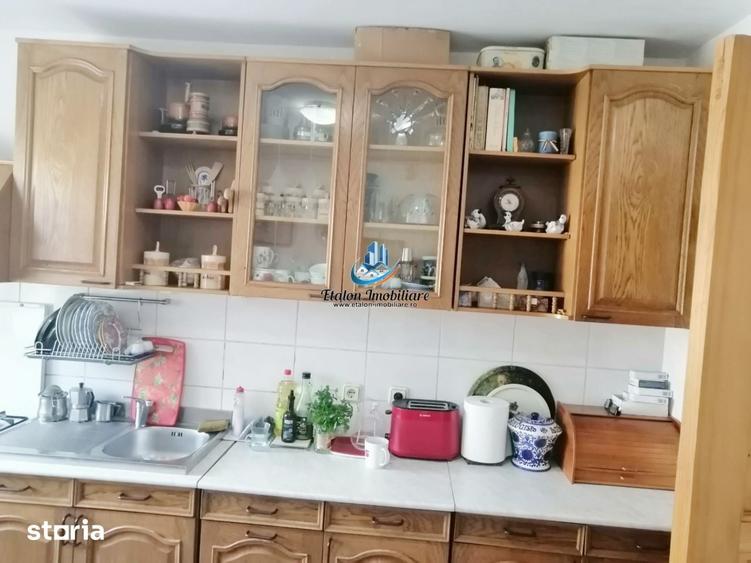 Apartament cu 3 camere decomandat în Est