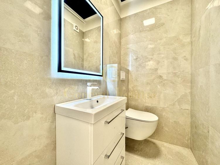 Penthouse cu 3 camere decomandat în Valea Lupului