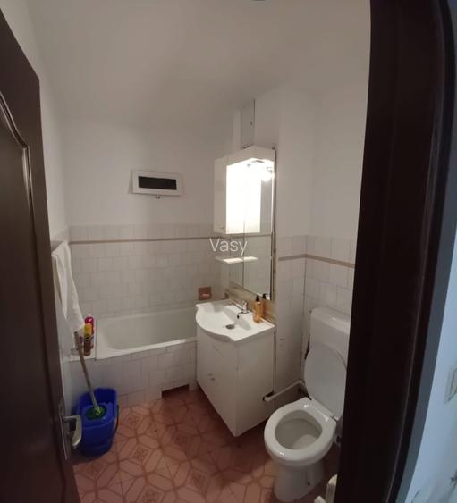 Inchiriez apartament