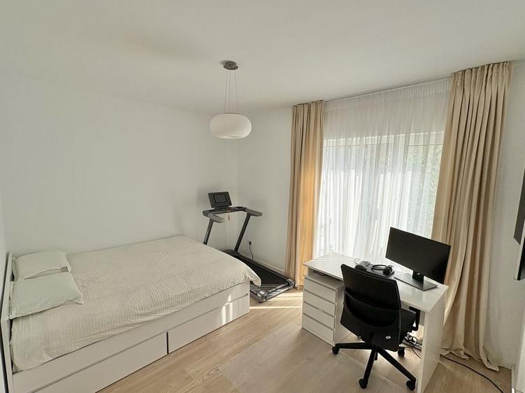 Apartament cu 3 camere decomandat în Ghiroda