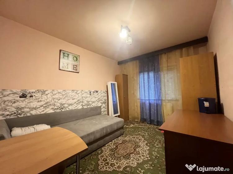 Apartament cu 3 camere decomandat în Central