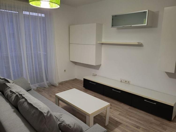 Direct proprietar -inchiriez ap cu 2 camere in Avantgarden 3 - 4
