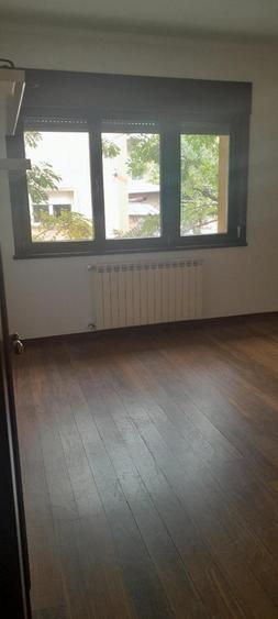 Casă individuală cu 12 camere cu Canalizare în Decebal