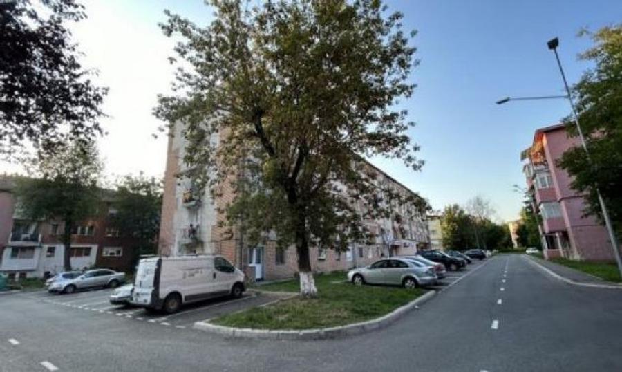 Garsonieră decomandată în Central