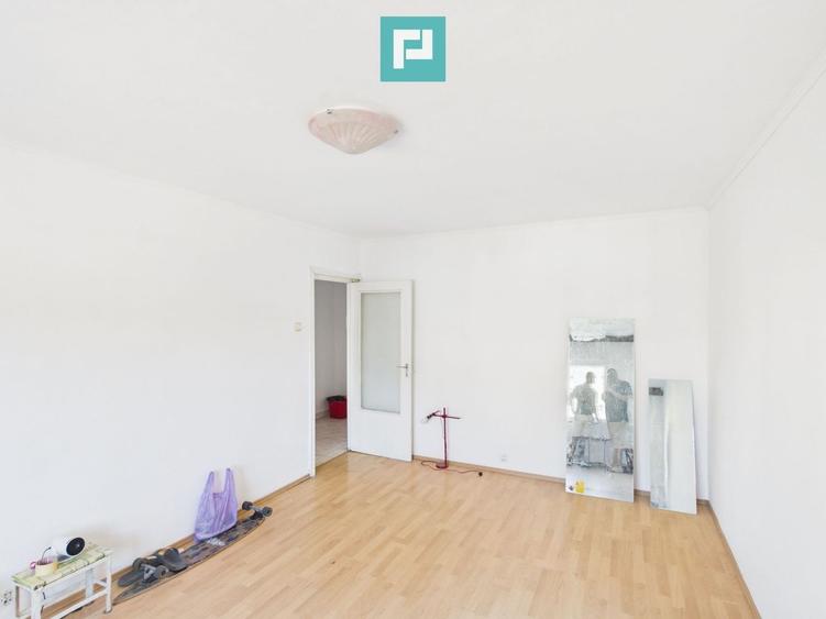 Apartament cu 3 camere decomandat în Rogerius