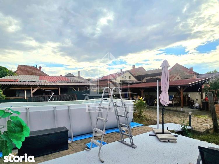 Casă cu 5 camere cu Piscina în Central
