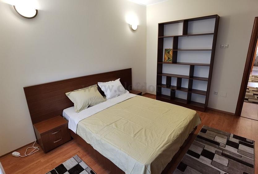 Casă individuală cu 6 camere cu Canalizare în Pipera