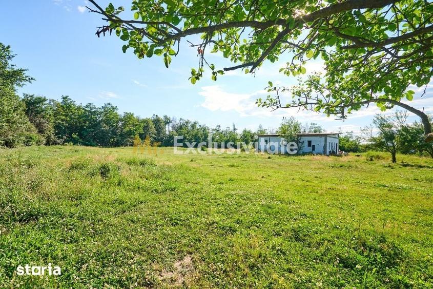 Casă cu 1 camere cu Teren 1100 Mp în Budeasa