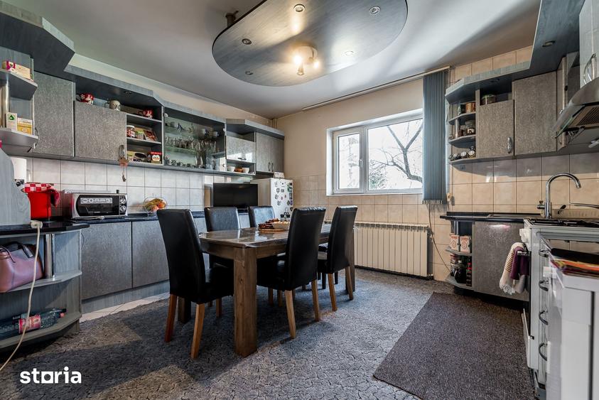 Casă cu 7 camere cu Teren 415 Mp în Șega