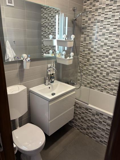 Apartament cu 3 camere semidecomandat în Grigorescu