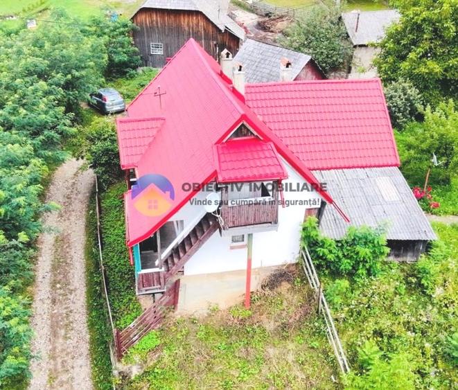 Casă cu 4 camere cu Teren 300 Mp în Ceahlău