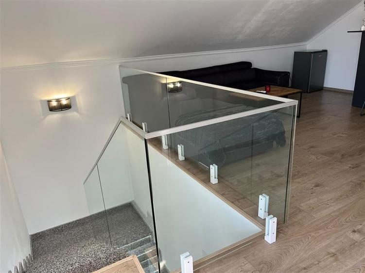 Casă cu 6 camere cu Teren 660 Mp în Sânmartin