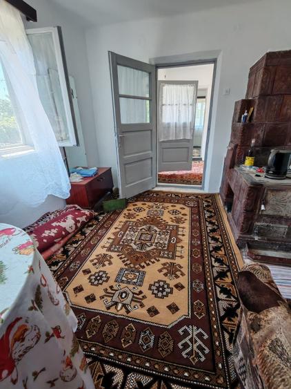 Casă cu 3 camere în Corbu