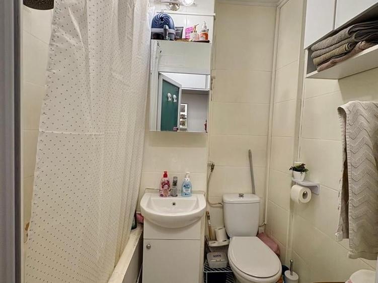 Apartament cu 2 camere semidecomandat, mobilat în Valea Rosie