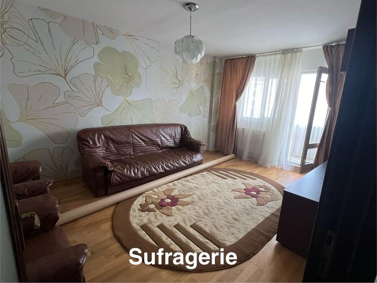 Apartament cu 3 camere decomandat în Central