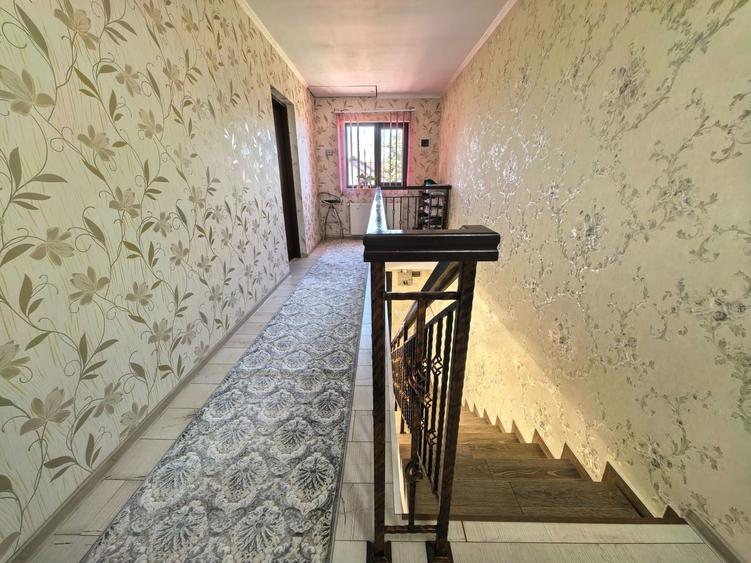 Duplex cu 3 camere cu Canalizare în Vișan