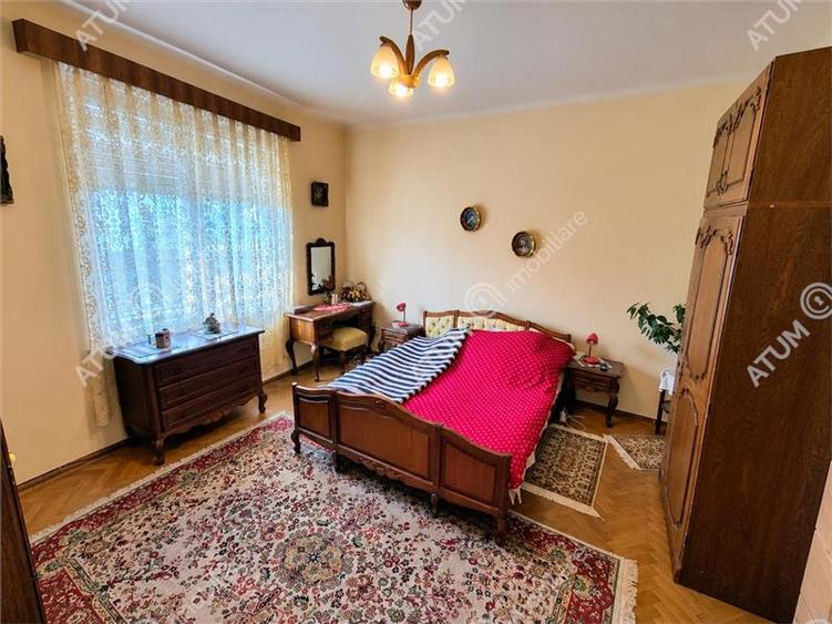Casă individuală cu 3 camere cu Canalizare în Central