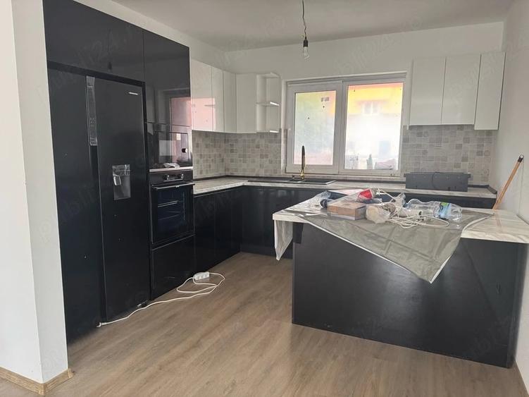 Casă cu 3 camere cu Teren 500 Mp în Sânmihaiu Român