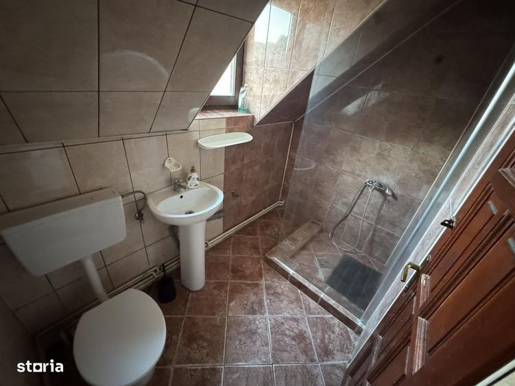 Casă cu 4 camere în Moșna