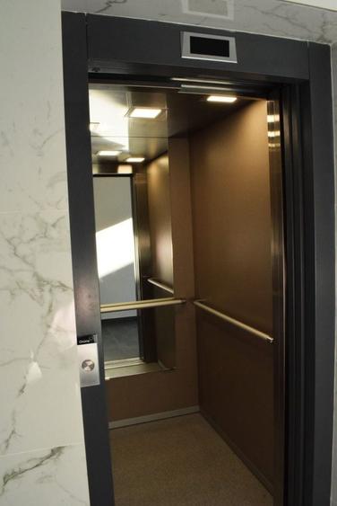 Apartament cu 3 camere decomandat în Florești