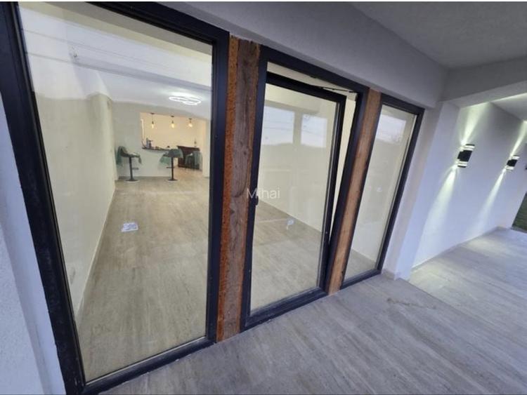 Casă cu 3 camere cu Teren 1100 Mp în Central