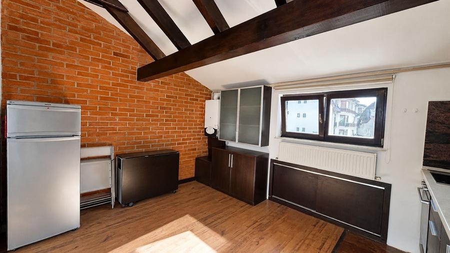 Apartament cu 2 camere semidecomandat, mobilat în Aradului