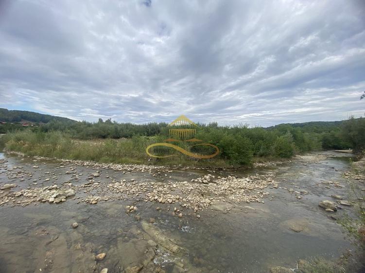 Teren de 1285 mp, în Pârvulești