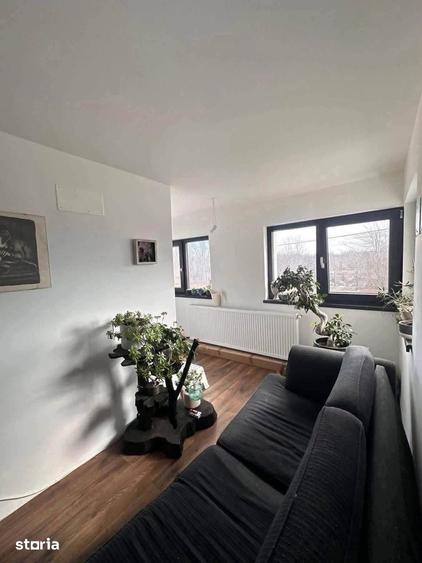 Casă cu 5 camere cu Teren 500 Mp în Central