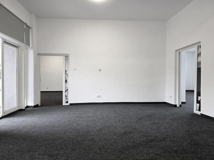 Spațiu comercial, de 192.47999572754 mp, în Faleza Nord