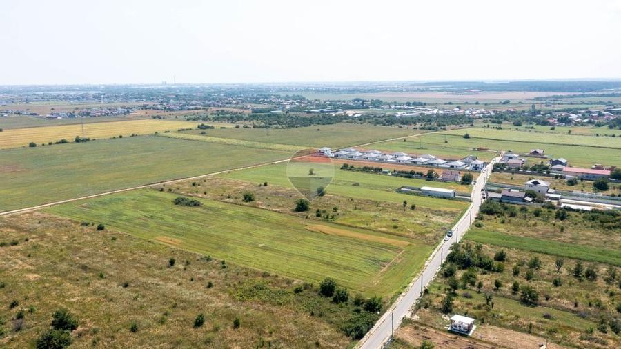 Teren Construcții intravilan de 2500 mp, în Zurbaua