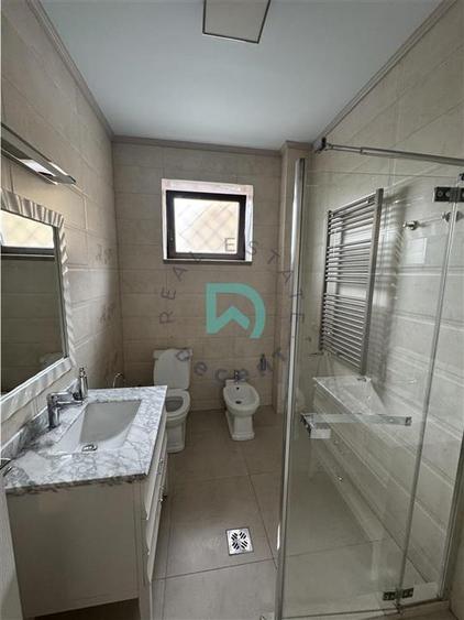 Apartament cu 2 camere semidecomandat, mobilat în Central