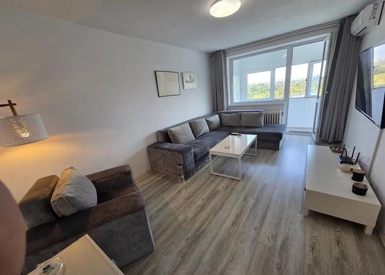 Apartament cu 3 camere decomandat, mobilat în Lacul Tei