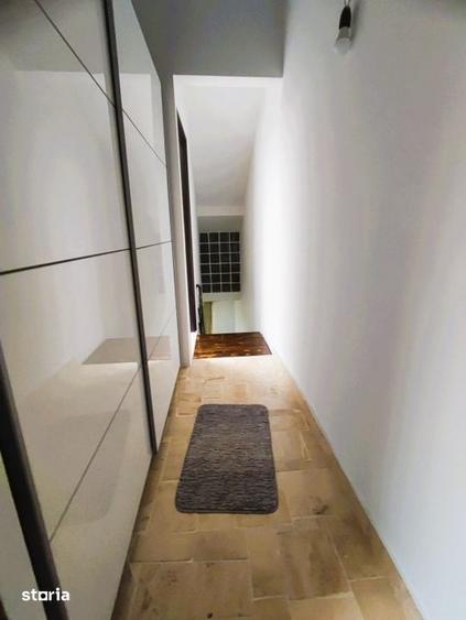 Apartament cu 4 camere, mobilat în Central