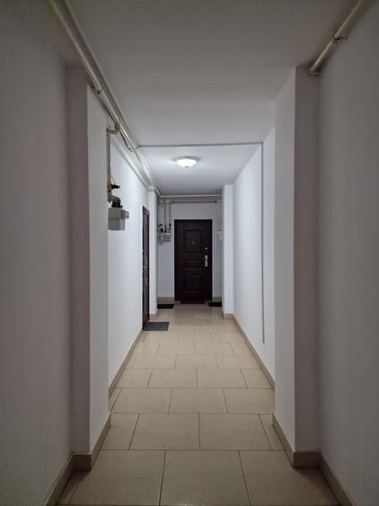 Garsonieră decomandată în Sud