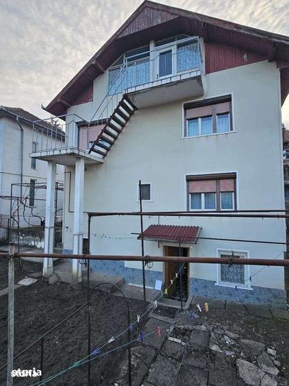 Casă cu 6 camere cu Teren 316 Mp în Titu Maiorescu