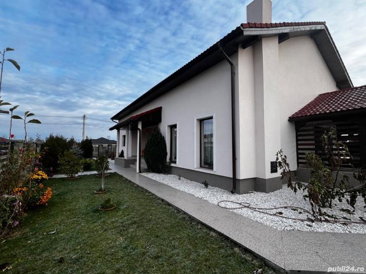 Casă cu 6 camere cu Teren 808 Mp în Moșnița Nouă