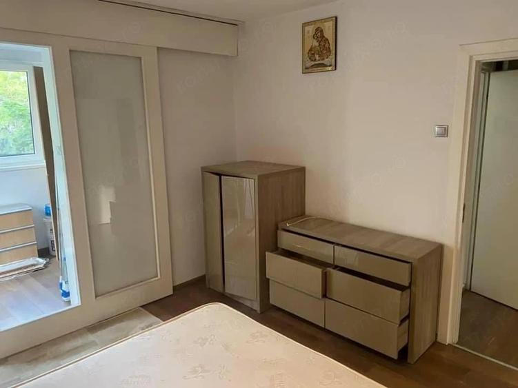 Apartament cu 3 camere semidecomandat în 1 Decembrie 1918