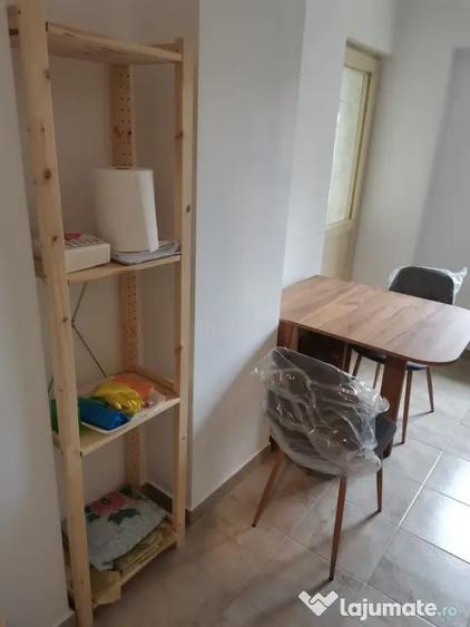 Apartament cu 3 camere decomandat în Iancului