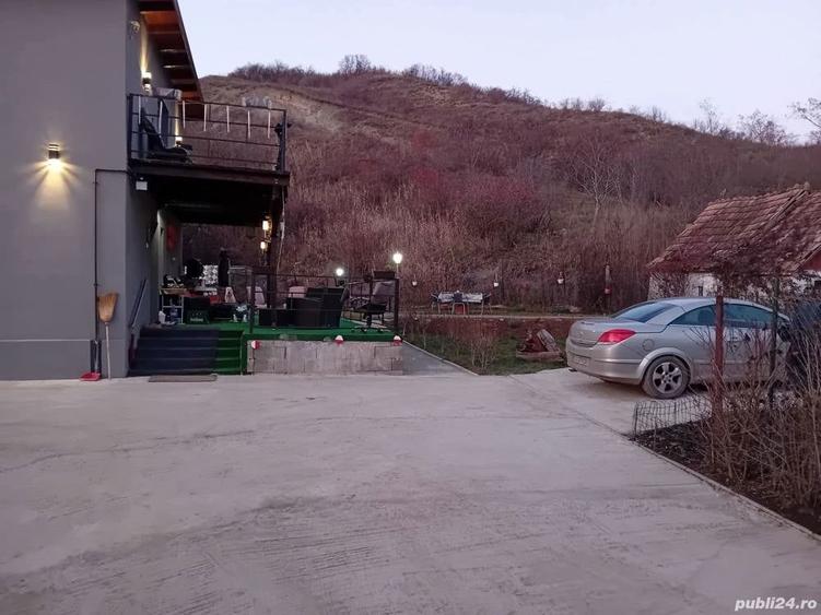 Casă cu 4 camere cu Teren 9000 Mp în Turda