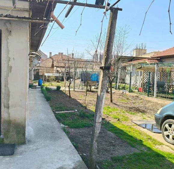 Casă cu 3 camere cu Teren 391 Mp în 1 Mai