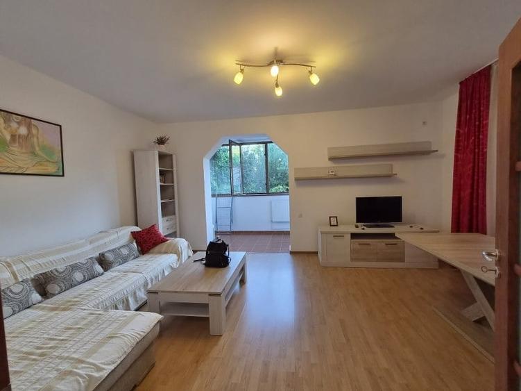 Apartament cu 2 camere decomandat în Drumul Taberei