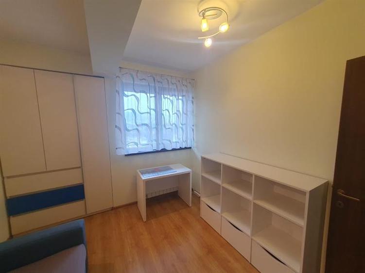 Apartament cu 4 camere decomandat, mobilat în Tudor
