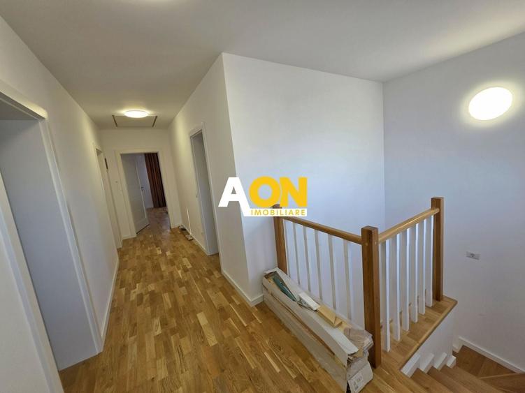 Casă individuală cu 4 camere cu Canalizare în Cetate