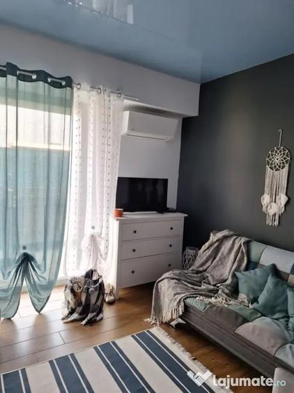 Garsonieră decomandată în Central