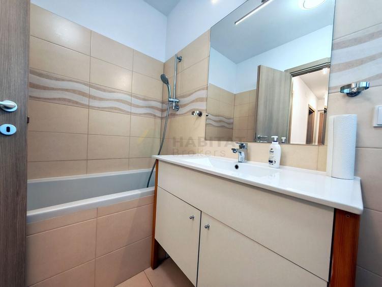 Apartament cu 3 camere decomandat, mobilat în Băneasa